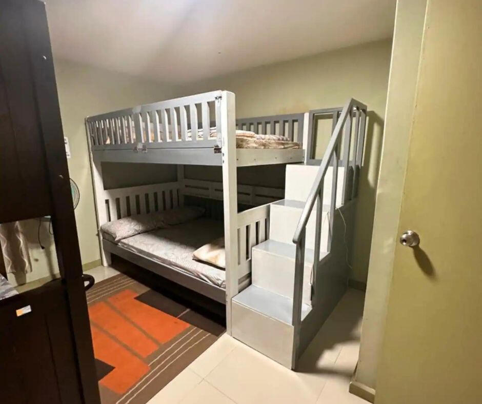 Room 2 good for 6 pax