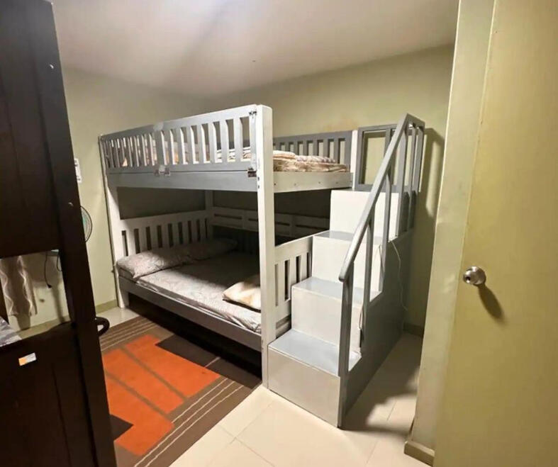 Room 2 good for 6 pax Room 2 good for 6 pax
