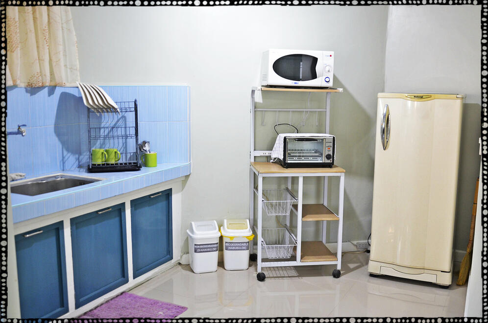 Indoor Kitchen & Wash Area Indoor Kitchen & Wash Area